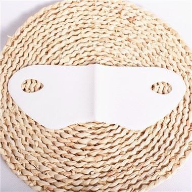 Маска для лица с одной V-образной линией